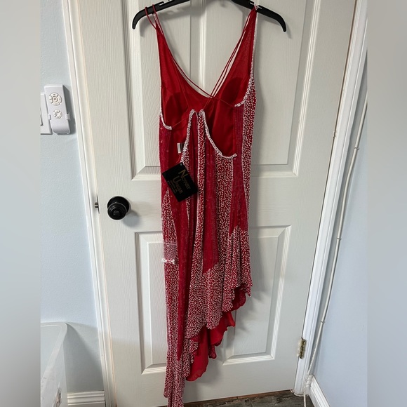 Beautiful red sequins evening gown with matching shawl & asymmetrical hem line - Picture 2 of 9